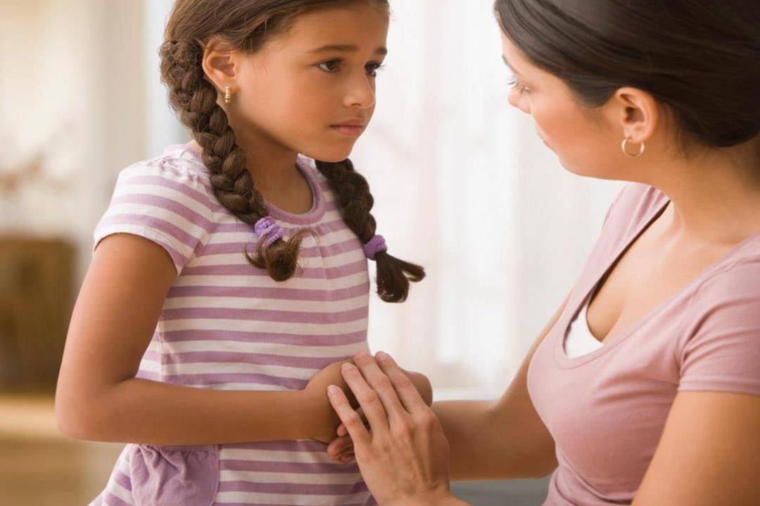 ألم البطن يمكن أن يشير لإصابة طفلك بحساسية القمح