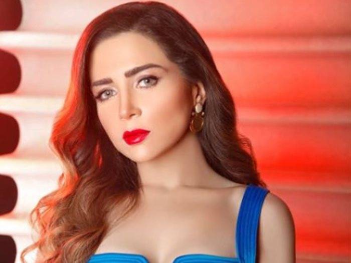 لماذا ضحّت مي عز الدين بـ14 مليون جنيه!؟