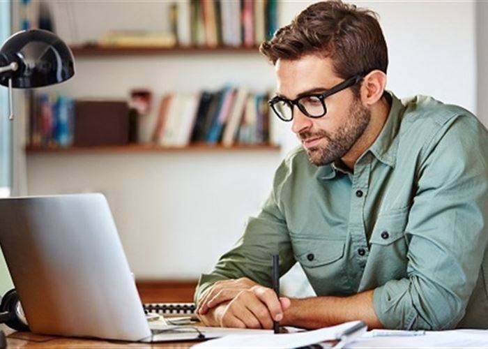 احذروا استخدام الكمبيوتر لساعات طويلة بسبب هذا المرض!