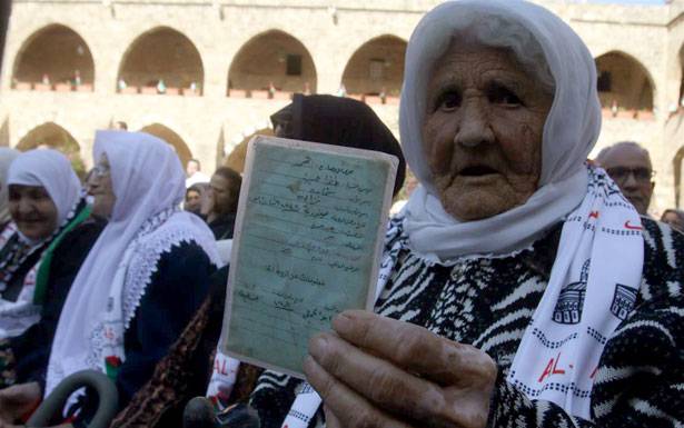 مُسنُّو اللاجئين الفلسطينيين التقوا..

تأكيداً على حق العودة