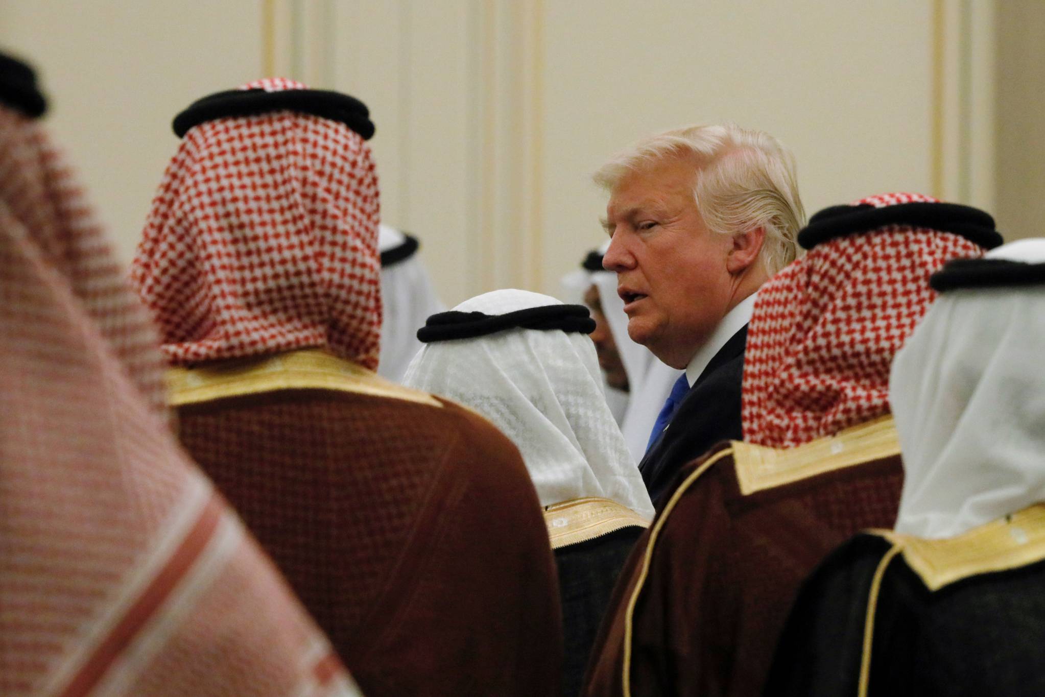 ترامب ينقذ إحدى صفقاته مع السعودية ويبيع نظاماً دفاعياً صاروخياً للرياض بقيمة 15 مليار دولار