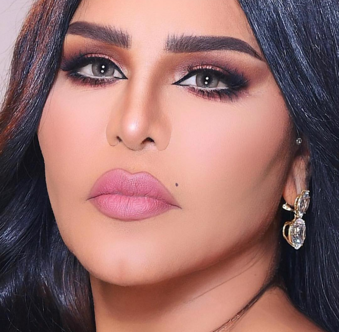 أحلام تتغزل بنفسها.. وتصدم الجمهور بنحافتها (فيديو)