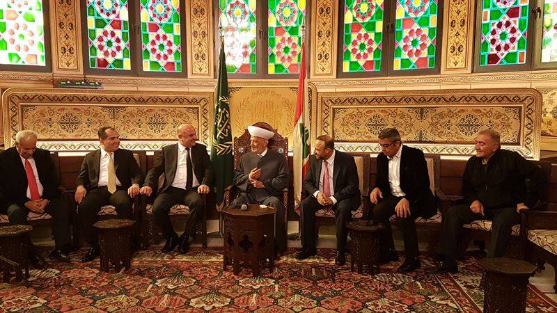 دريان تابع الاوضاع مع زواره