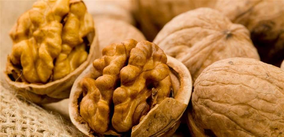 الجوز يقي من الإصابة بنوع خطير من السرطان