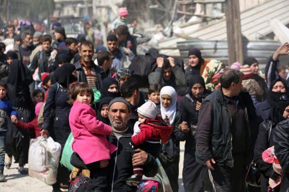 الدفاع الروسية: 30 ألف لاجئ خرجوا من منطقة خفض التصعيد في إدلب منذ مارس 2018