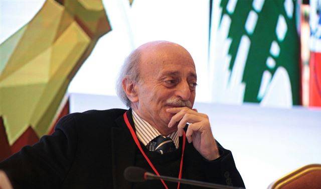 جنبلاط: ليعالج موضوع الانفاق العام للدولة بشكل سريع