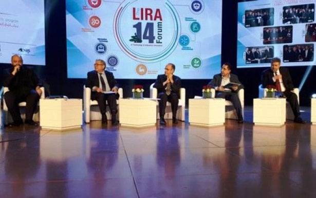 في افتتاح مؤتمر انجازات البحوث الصناعية

الحاج حسن : لا تطوير للصناعة

اذا لم تفتح الاسواق الخارجية امام انتاجنا