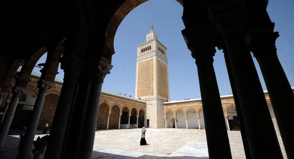تونس تواجه أكبر أزمة سياسية... والقطيعة النهائية بين الرئيس و"النهضة" محتملة