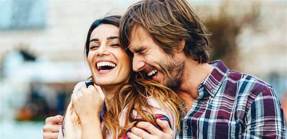 للمرتبطين.. آثار سلبية للسعادة الزوجية!