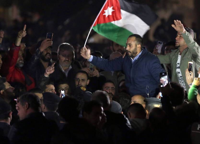 مئات الأردنيين يتظاهرون احتجاجا على قانون جديد للضريبة