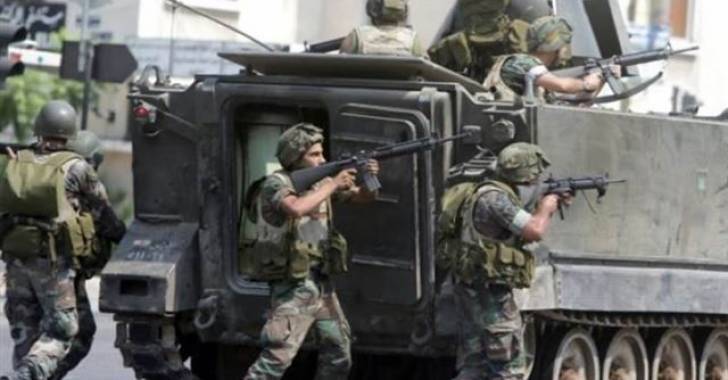 الجيش: مقتل مطلوب للقضاء ب 200 مذكرة توقيف وعدد من افراد عصابة مسلحة