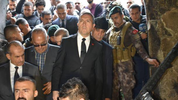 السفير التركي لدى بغداد يجري تفقدات في السوق المشيدة في العهد العثماني في مدينة كركوك