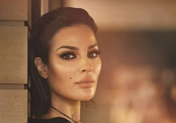 نادين نسيب نجيم حيّرت المشاهدين بفخامة إطلالتها