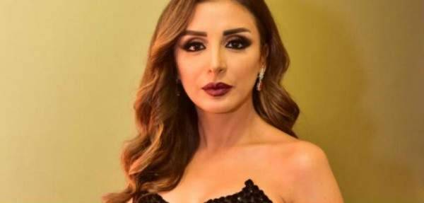 بالصور- أنغام تبدأ حفلها بأغنية 