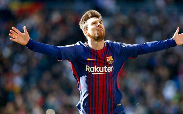 مُتفرّقات كرويّة من الملاعب العالميّة : ريال مدريد يُخطّط للتعاقد مع دافيد فيا من نيويورك سيتي

ميسي يتجاوز رونالدو ومولر ويأمل في تحطيم رقم بيليه وأومتيتي يُواجه خطر الغياب عن برشلونة