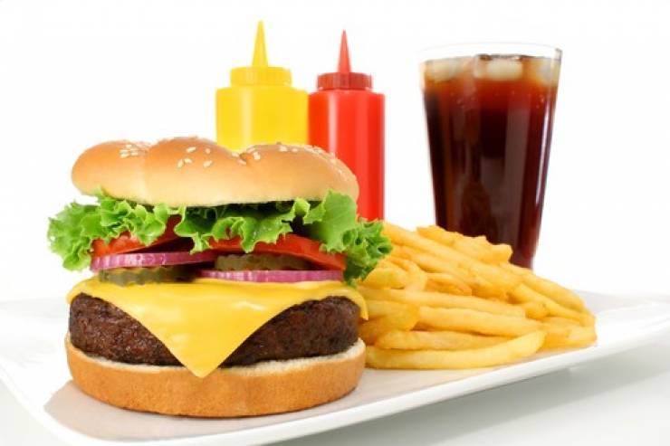 أكثر 10 أطعمة ومشروبات غنية بــ