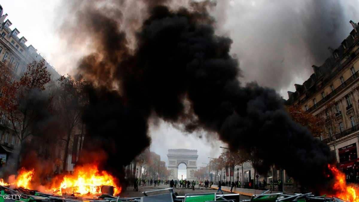 الشرطة الفرنسية تتأهب لاحتجاجات عنيفة بسبب رفع أسعار الوقود