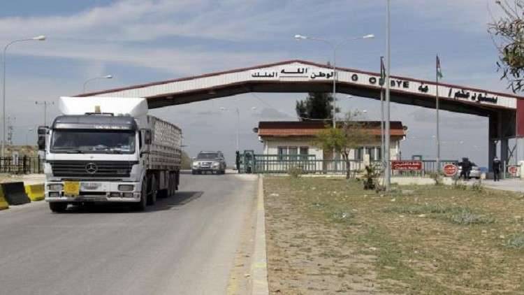 عبور 3 شاحنات إماراتية الأراضي الأردنية نحو لبنان