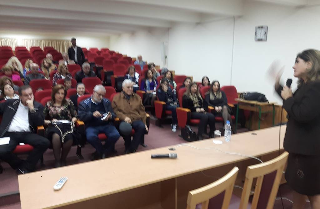 ندوة لجمعية البترون النسائية حول تأثير الإنترنت على العائلة والطفل
