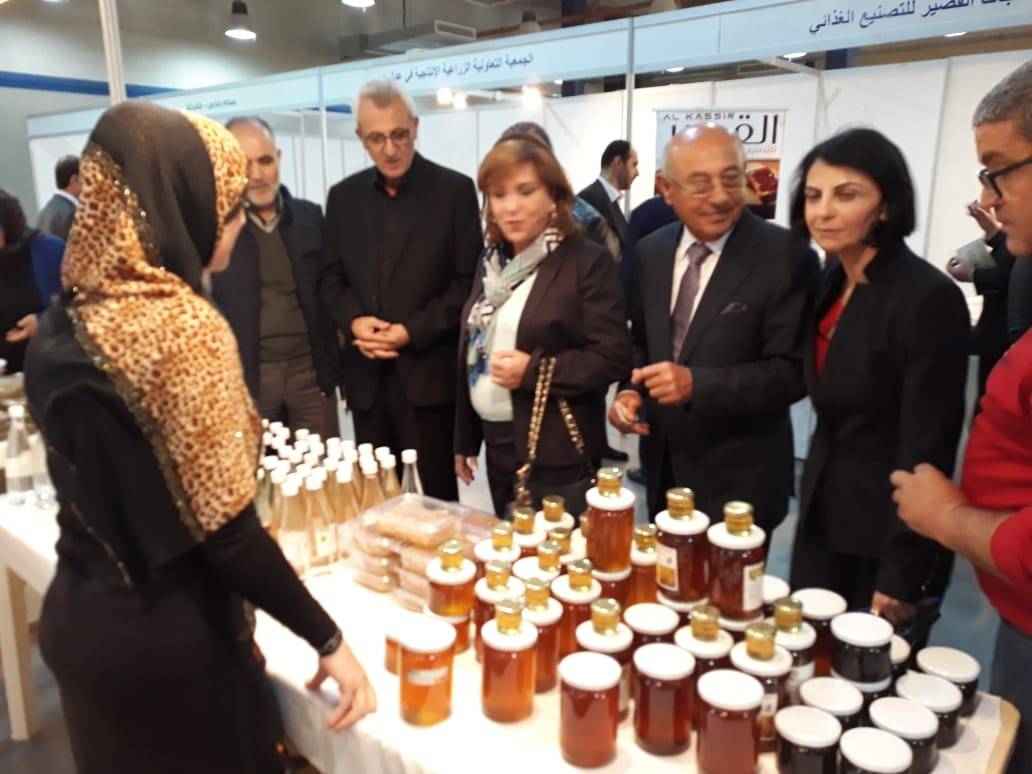 عباس ممثلة خوري في افتتاح معرض مون بيتك: تعزز القطاع الاقتصادي