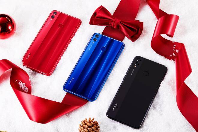 احتفلوا بموسم الأعياد مع هاتف Honor 8X الجديد باللون الأحمر