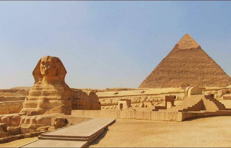 كيف مهّد الاقتصاد المصري القديم الطريق لبناء الأهرامات؟