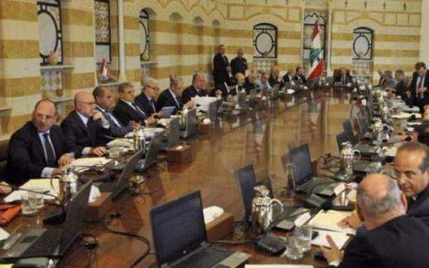 الرئيس بري أقفل باب المناقشات لانها شرارة الثورة

التصويب على السلسلة لصرف النظر عن التعثر في تشكيل الحكومة

واعتبارها مزارب للهدر دون ذكر الاسباب الاخرى من الفساد والانفاق