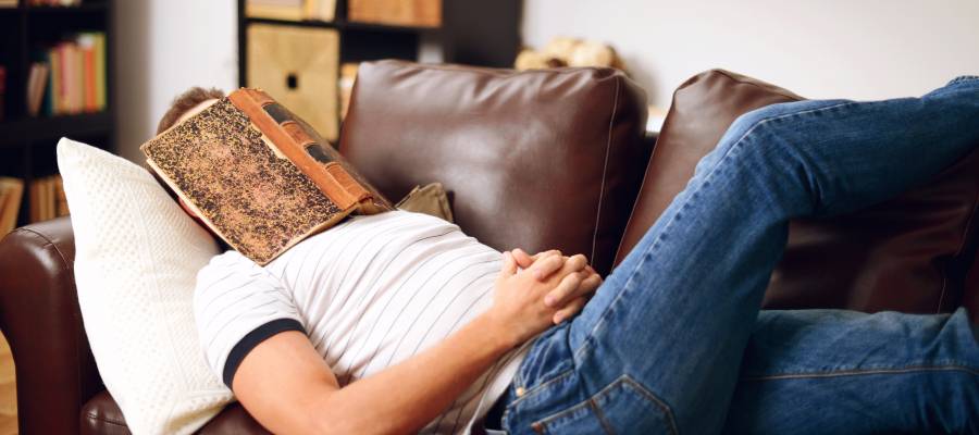 هذا الكتاب سيجبرك على النوم خلال دقائق، دماغك لن يتحمل صفحتين.. صمم لهذا الغرض!