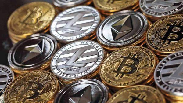 بتكوين" تواصل تراجعها بعد فقدانها 37% من قيمتها خلال تشرين الثاني