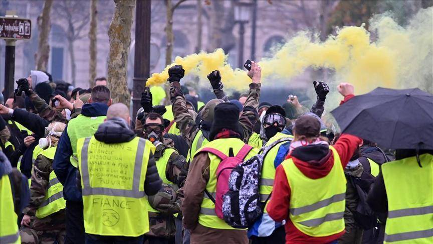 مسؤول فرنسي: حالة الطوارئ ليست في أجنداتنا ولكنها ضمن الخيارات
