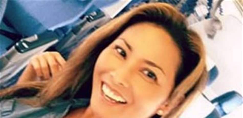 وجدت نفسها الوحيدة على الطائرة فرقصت وغنت