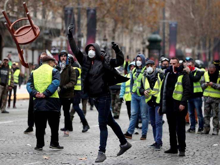 ليس في الشانزليزيه فقط كما بدت بالصور.. إليك حقيقة الأزمة التي تعبّر عن اضطراب عميق في فرنسا بأَسرها