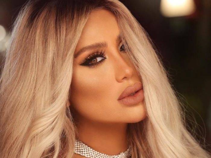 حلم بالـ 