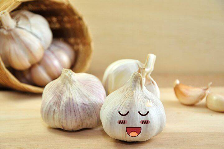 أضرار صادمة يسببها الثوم لجسم الإنسان