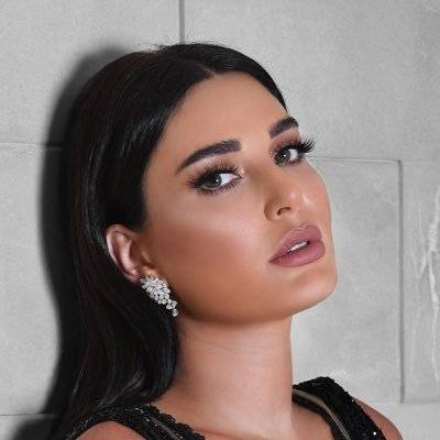 أحدها بـ5 آلاف دولار.. من أين اختارت سيرين فساتينها الأخيرة؟