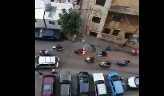 بالفيديو: مسيرات في الطريق الجديدة دعماً للحريري