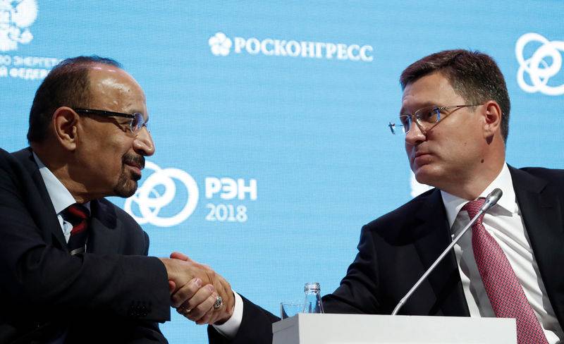السعودية تحاول إقناع روسيا بالانضمام إلى تخفيضات إنتاج النفط