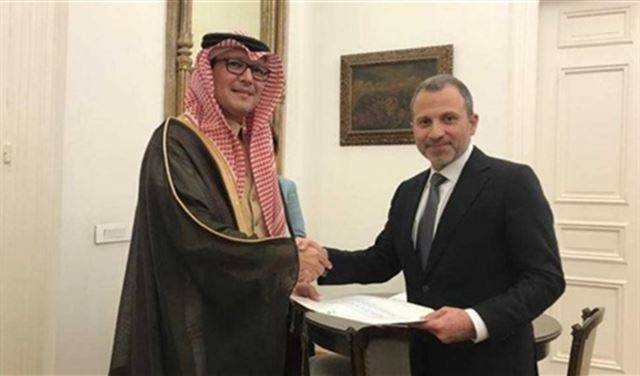 باسيل تسلّم أوراق اعتماد بخاري