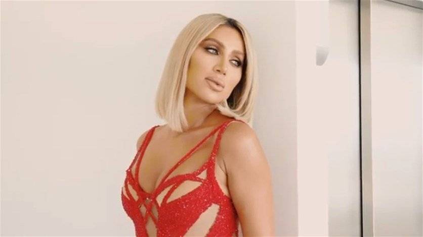 صبية دون يدين تهزّ كيان مايا دياب (فيديو)
