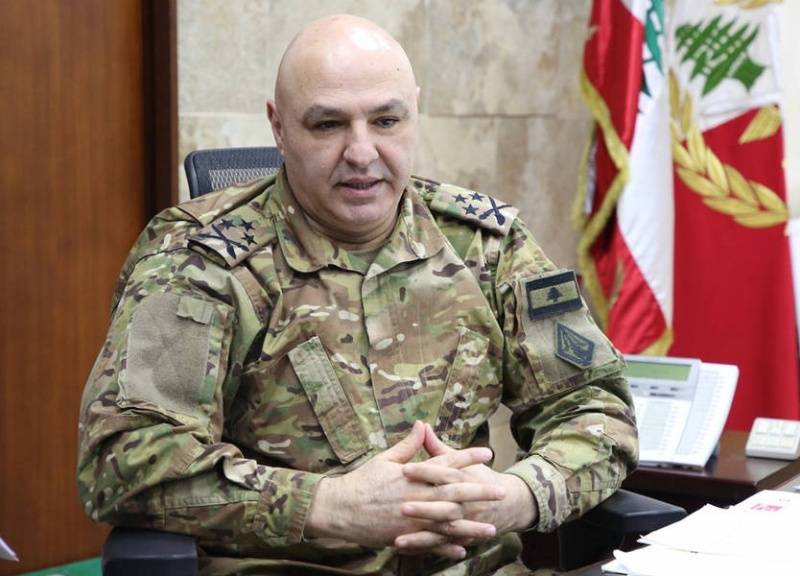 قائد الجيش استقبل وفدا من كتلة اللقاء الديموقراطي برئاسة تيمور جنبلاط