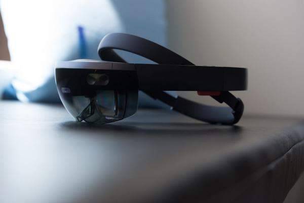 الجيش الأميركي يعتمد على خوذة "Hololens" من "مايكروسوفت" في المهام القتالية