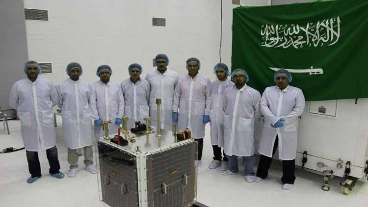 السعودية تطلق قمرين اصطناعيين "سات 5"