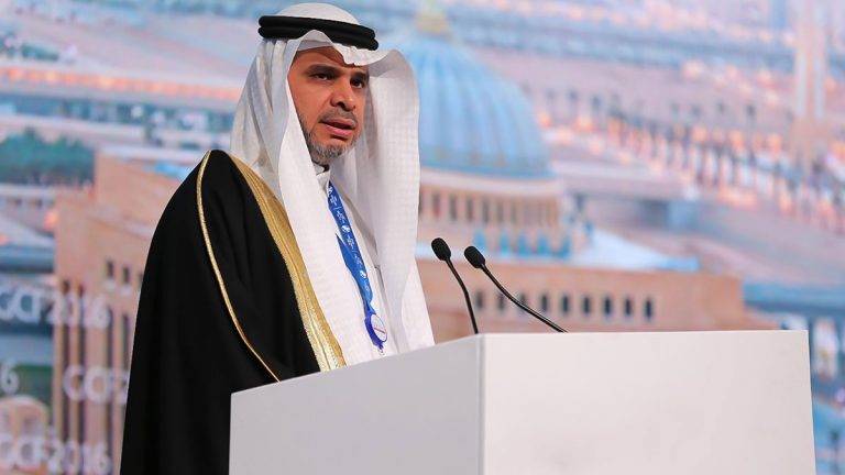 كيف علق السعوديون على إدراج “الفلسفة والقانون” في مناهج الثانوية؟