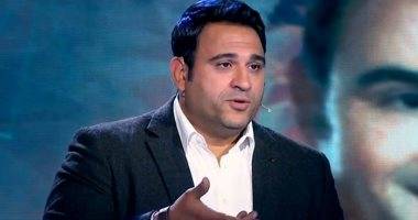 أكرم حسني يستعد لخوض بطولة "الأوضة الضلمة الصغيرة"