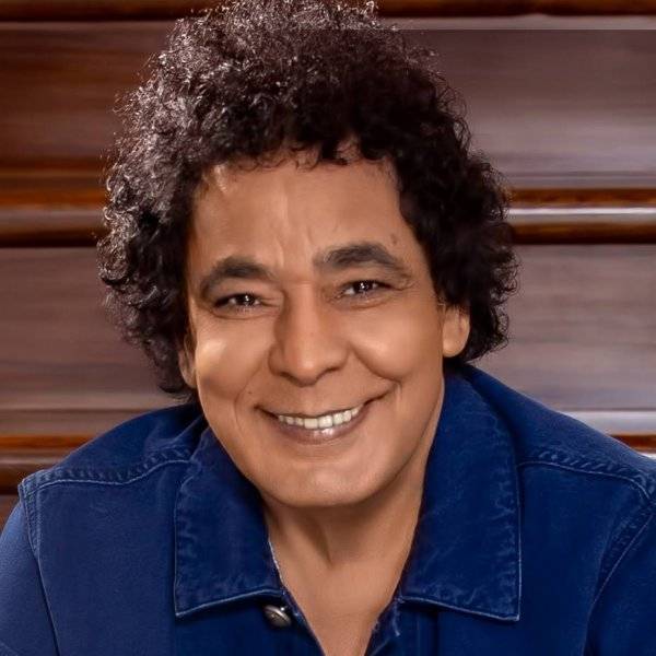 "طاق طاقية".. أغنية جديدة لمحمد منير (فيديو)