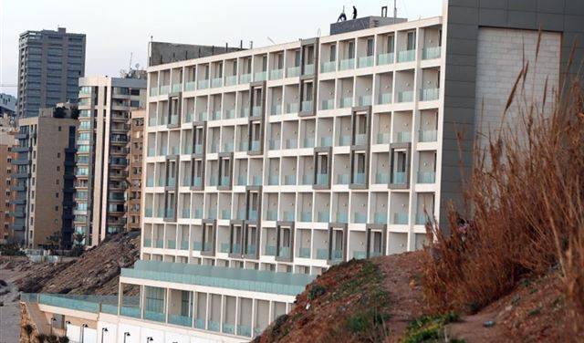 توقيف ثلاثة مهندسين في مشروع "ايدن باي"