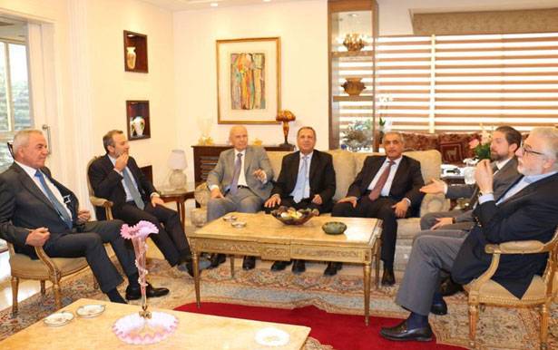 سنة «الممانعة» عن تحرّك باسيل: تخليه عن وزير يحلّ الازمة