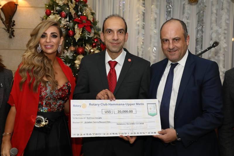 بو عاصي سلم مساعدة للصليب الاحمر في فالوغا