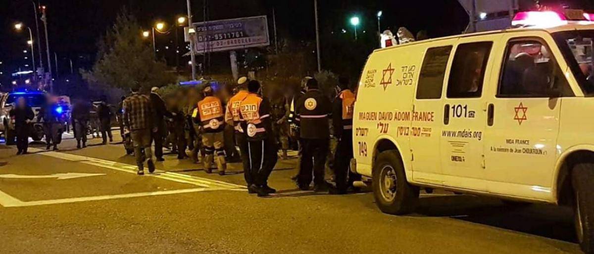 إصابة 7 مستوطنين إسرائيليين في إطلاق نار بالضفة۔۔۔ مطلق النار نجح بالفرار والعملية تربك الاحتلال