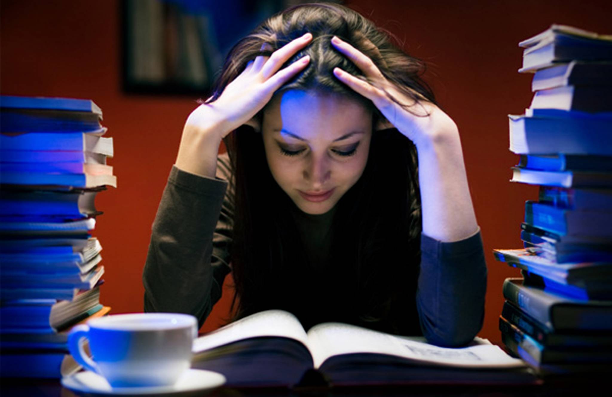 الثالثة ستنال اعجابكم...اكتشفوا الفوائد الرائعة للقراءة قبل النوم!
